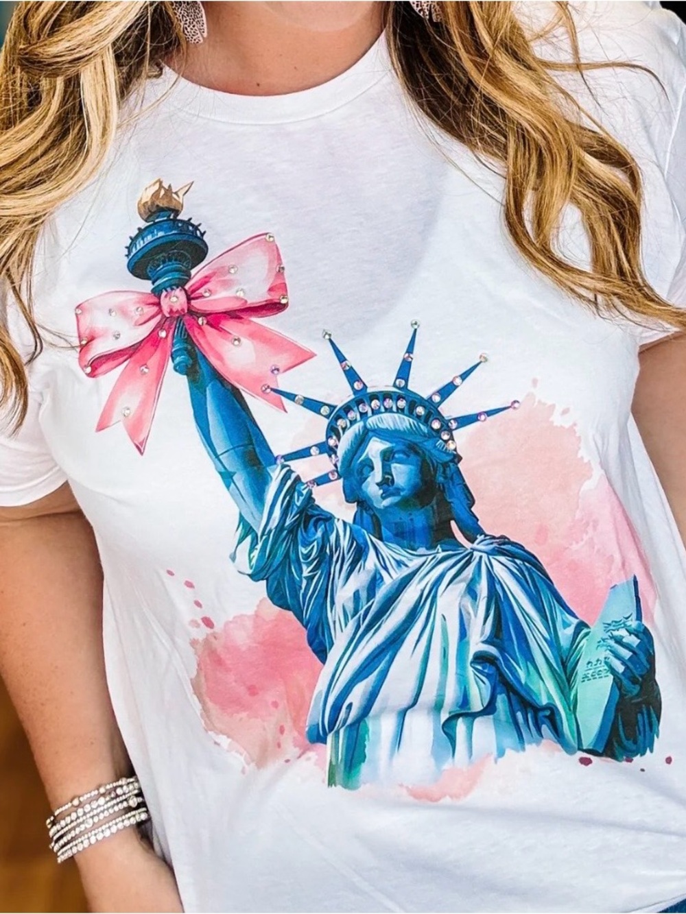 NWOT LADY LIBERTY GLITTER T